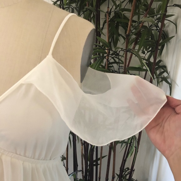 ✨TOBI Off With Your Shoulders White/Cream Dress Size S - Picture 6 of 7